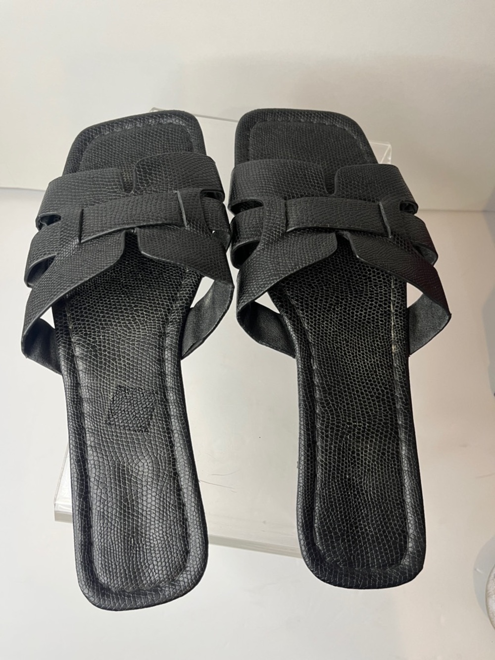 Black Leather Toe-Loop Slide Sandals - Picture 1 of 4